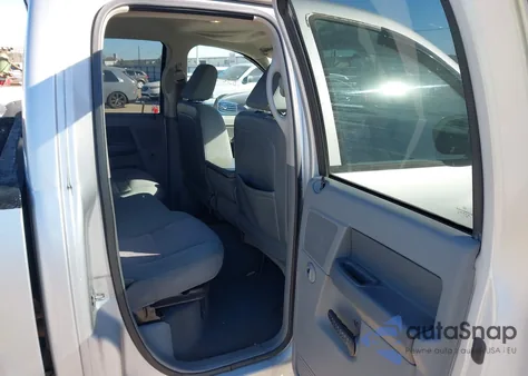 2007 Dodge Ram 1500 Slt/Trx4 Off Road/Sport z USA, uszkodzony, nr VIN 1D7HU18267S183699